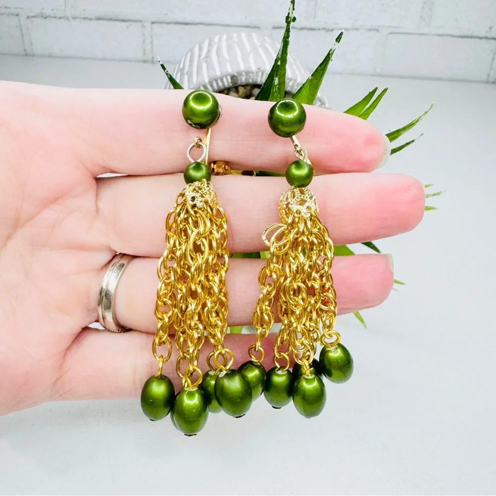 Vintage 60s Hong Kong Green Faux Pearl Gold Tone Tassel Chain Dangle Earrings